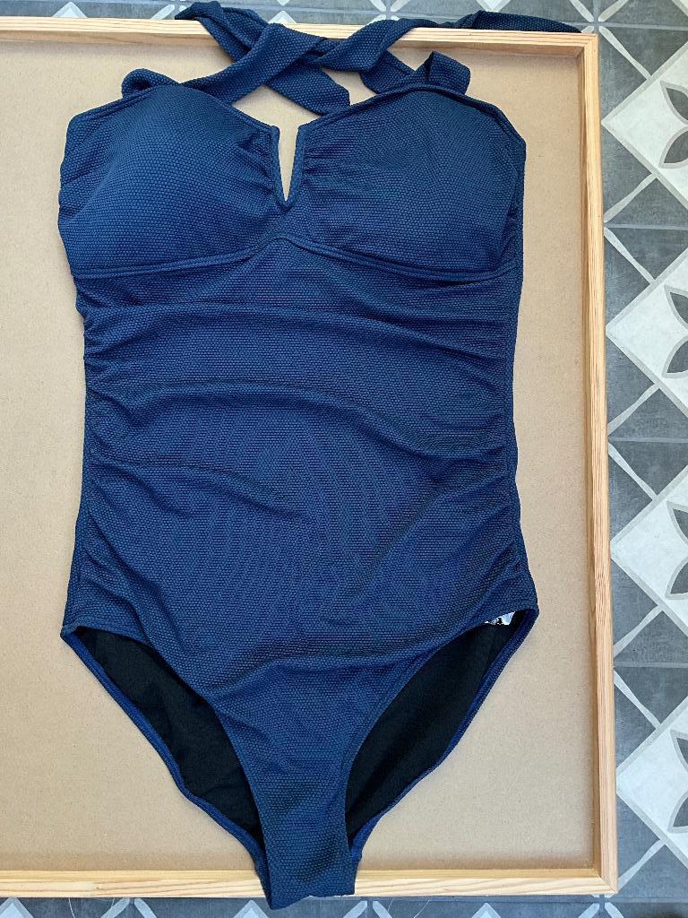 BEACHWAVE halter badpak met splitje blauw gewerkt maat 44, Kleding | Dames, Badmode en Zwemkleding, Nieuw, Badpak, Blauw, Ophalen of Verzenden