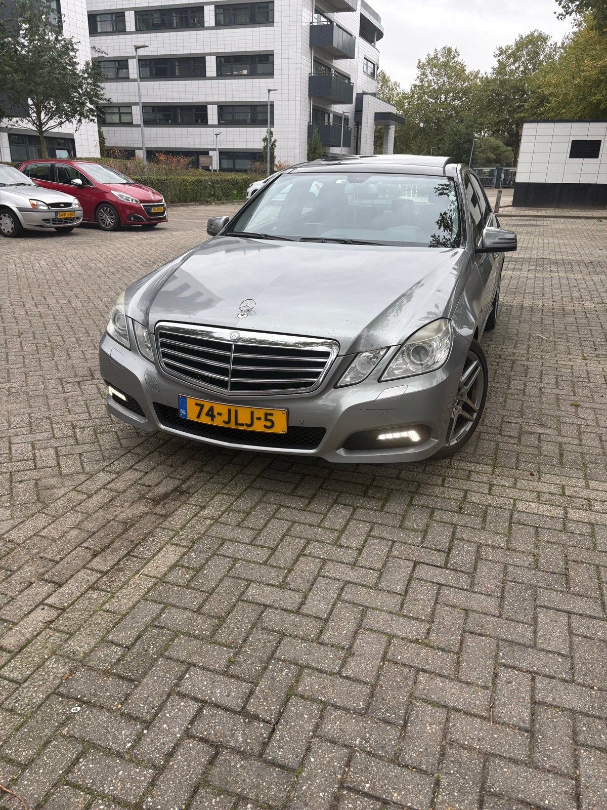 Mercedes-Benz E-Klasse E220cdi Sedan Aut5 W212 2009 Grijs, Automaat, Achterwielaandrijving, 4 cilinders, 2000 kg