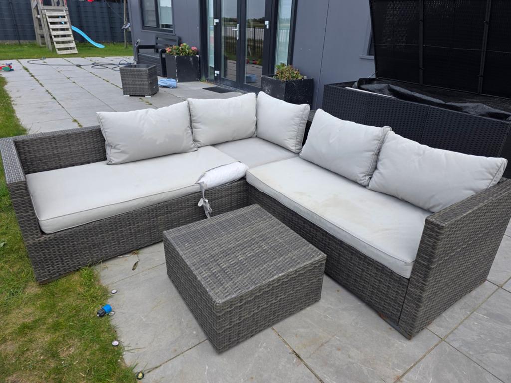 Nette loungeset met kleine gebreken, Ophalen, 4 zitplaatsen, Gebruikt, Bank