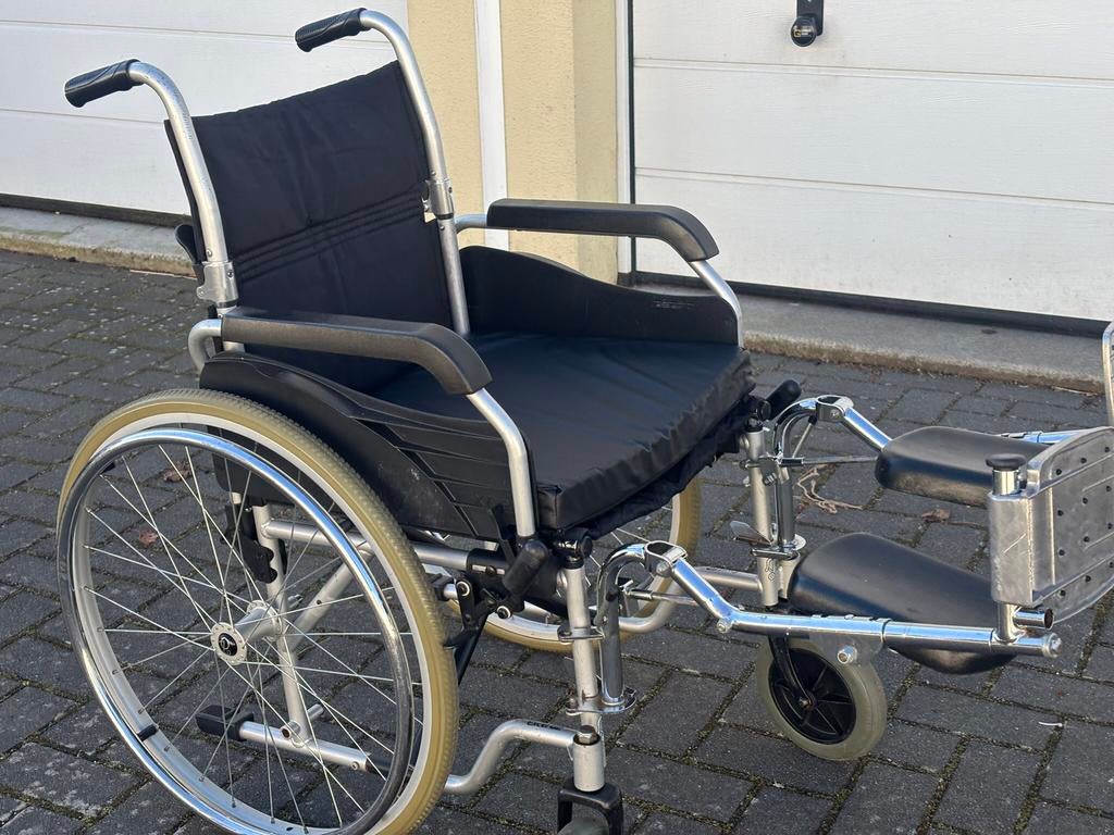 Rolstoel verstelbare beensteunen voor gestrekt been geschikt, Diversen, Rolstoelen, Gebruikt, Handbewogen rolstoel, Inklapbaar