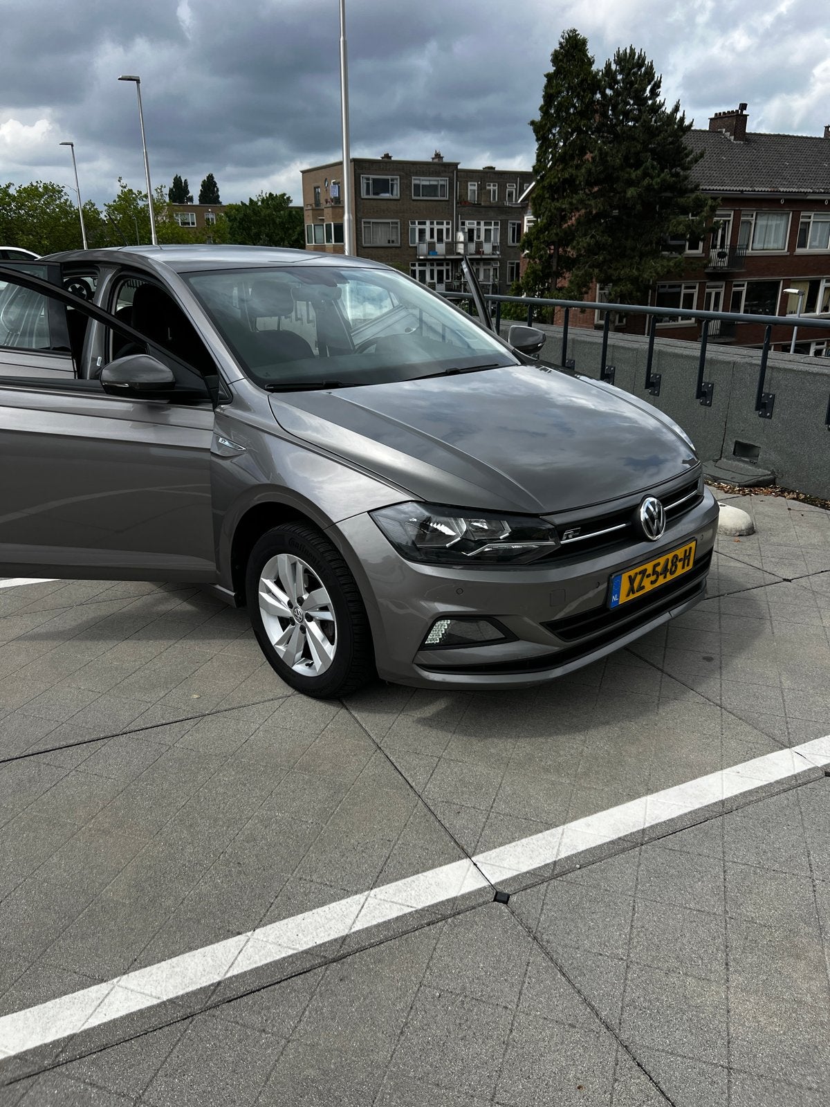 Volkswagen Polo 1.0 TSI 95pk 2018 Grijs, Voorwielaandrijving, 40 €/maand, Beige, Alcantara