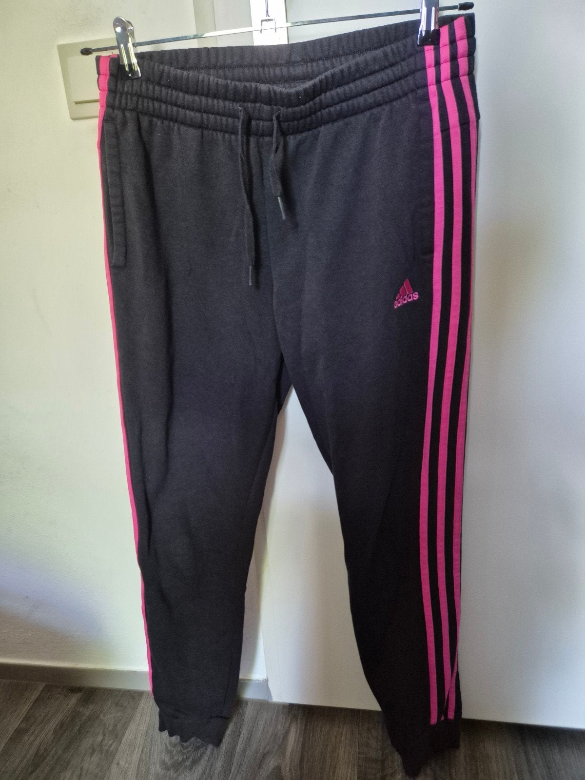 Adidas trainingsbroek, Maat 38/40 (M), Zwart, Overige typen, Zo goed als nieuw