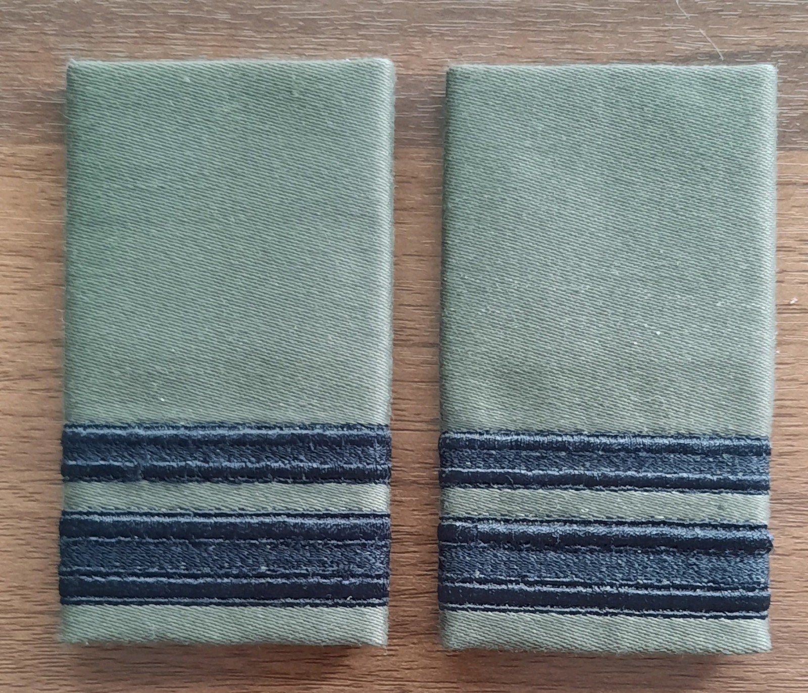ROT GVT KLu eerste luitenant, Verzamelen, Verzenden, Luchtmacht, Nederland, Embleem of Badge