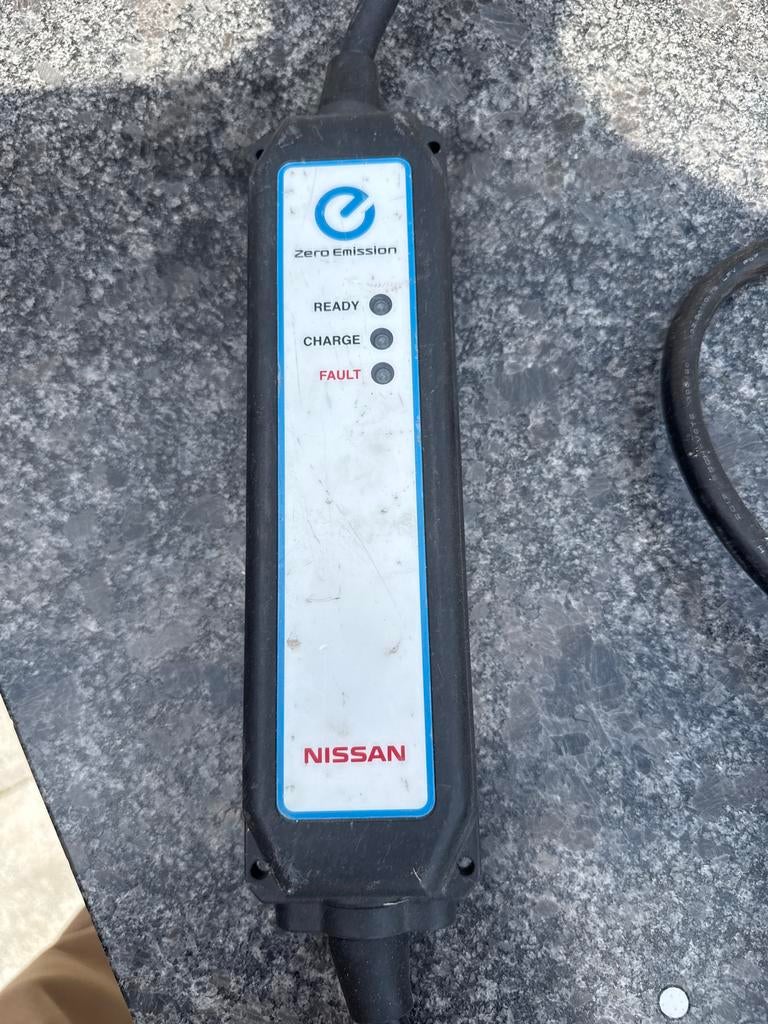 Nissan Leaf Thuis Lader - Draagbare EV Laadkabel 16A, Auto diversen, Laadpalen, Ophalen of Verzenden, Zo goed als nieuw, Laadkabel