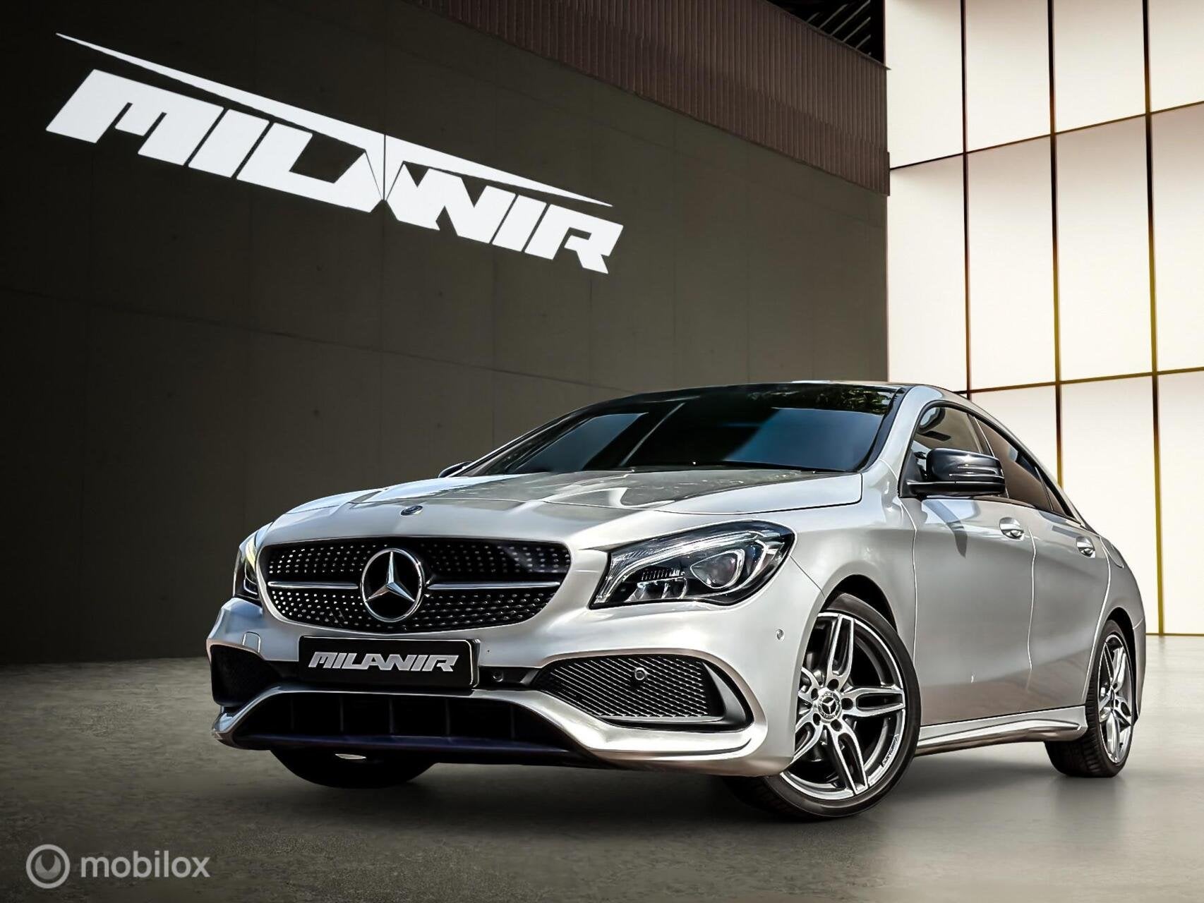 Mercedes CLA-klasse 200 AMG Line FACELIFT |Pano |Stoelverw., Auto's, Mercedes-Benz, Gebruikt, 715 kg, 1595 cc, Bedrijf