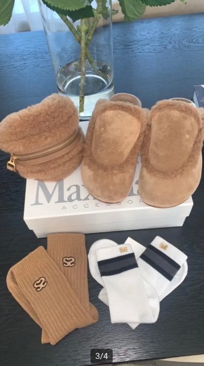MaxMara Cameo Collectie: Teddy Slippers en Accessoires, Ophalen of Verzenden, Zo goed als nieuw, Bruin, Slippers