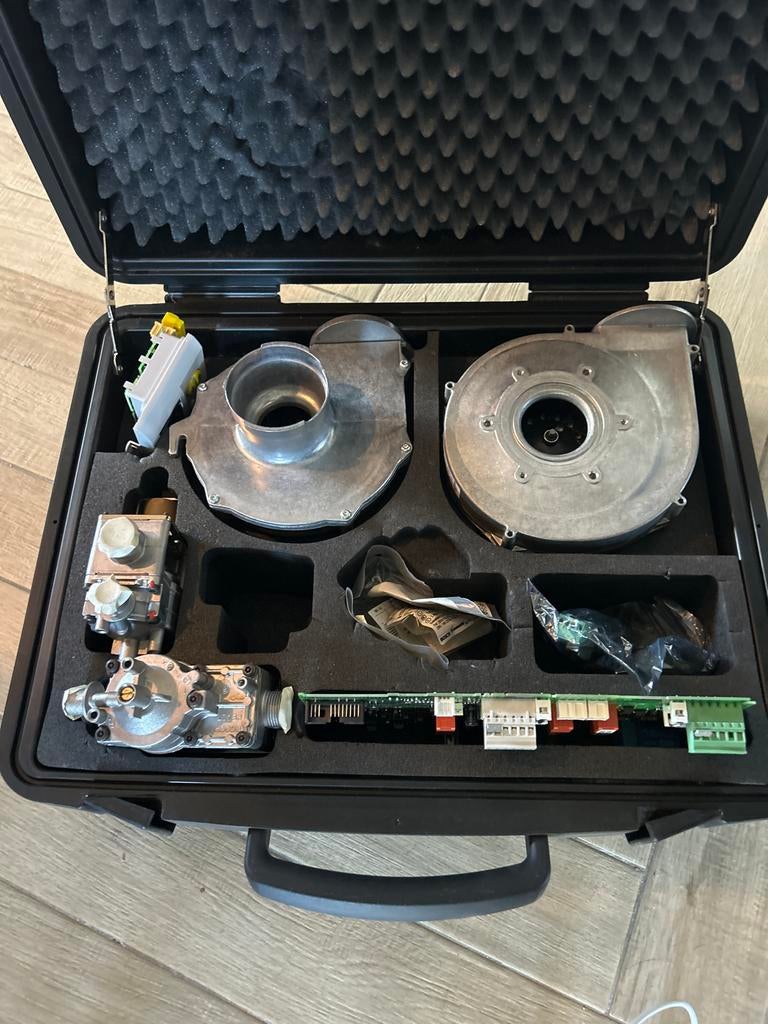 Bosch Servicekoffer CV ketel onderdelen, Ophalen of Verzenden, Gebruikt