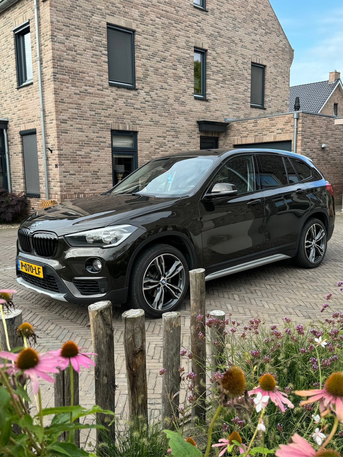 NETTE BMW X1 F48 M-sport velgen & sportieve details!, 136 pk, Overige kleuren, Bluetooth, Leder