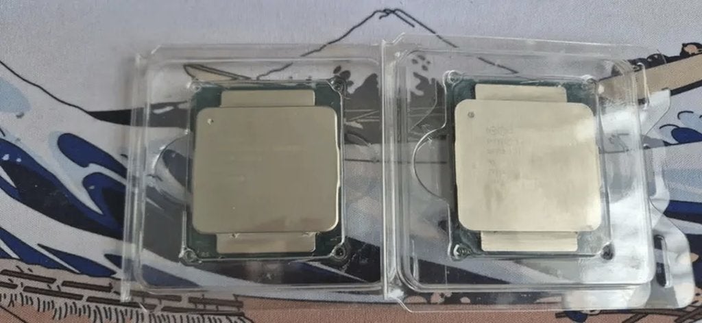 Intel Xeon E5-2680 v3 Tray - 2 stuks, Computers en Software, Processors, Ophalen, Gebruikt, 2 tot 3 Ghz, Intel Xeon E5-2680 v3