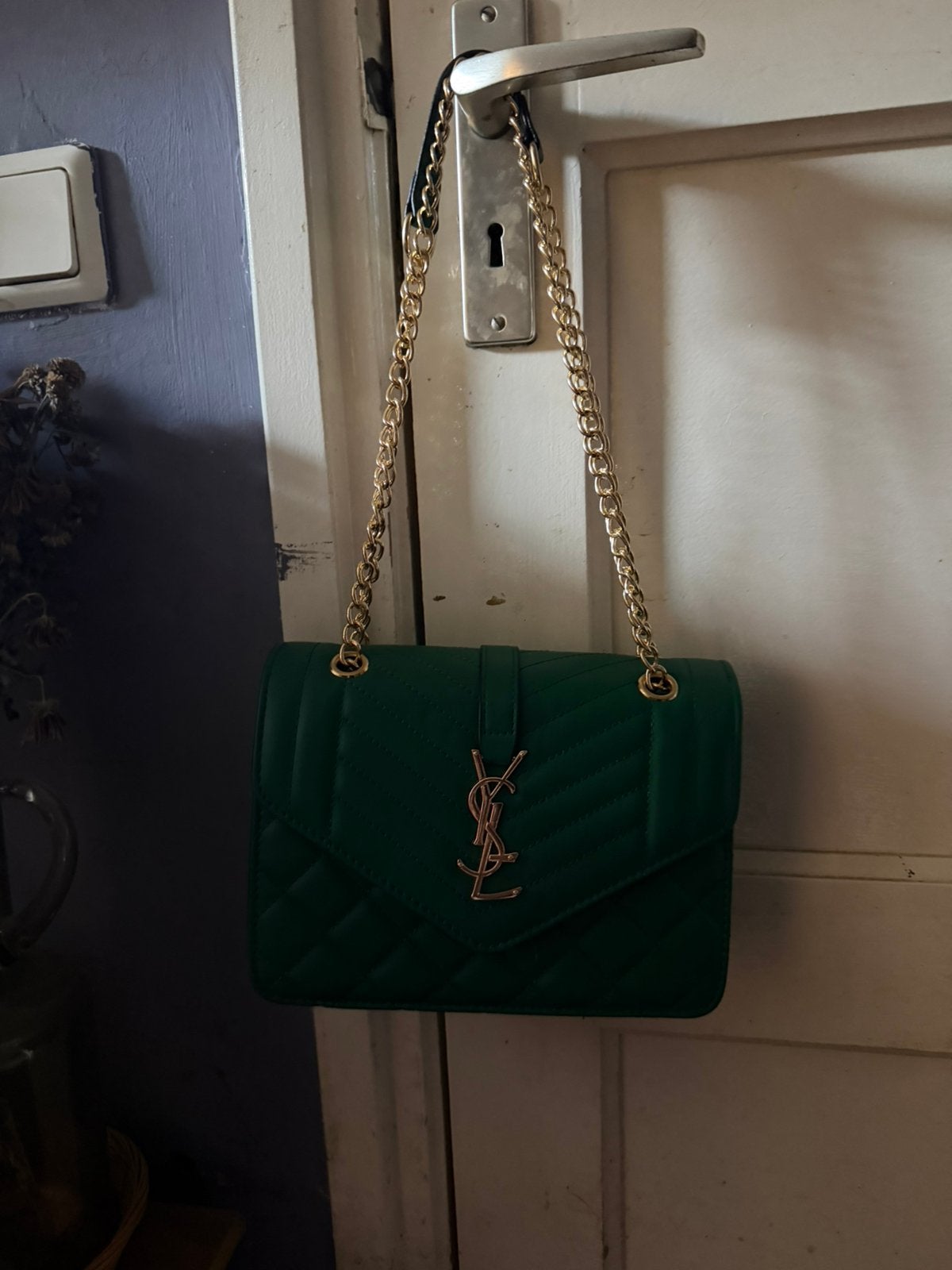 YSL tas groen met goud Saint Laurent leer envenlope, Ophalen of Verzenden, Zo goed als nieuw, Groen, Schoudertasje