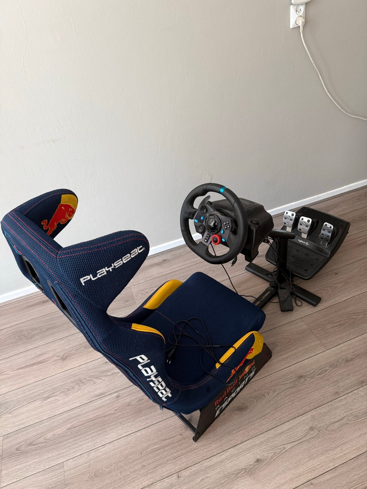 Logitech G29 racestuur met Playseat Red Bull Racing Esports, Ophalen, Racestuur, Gebruikt, Force feedback