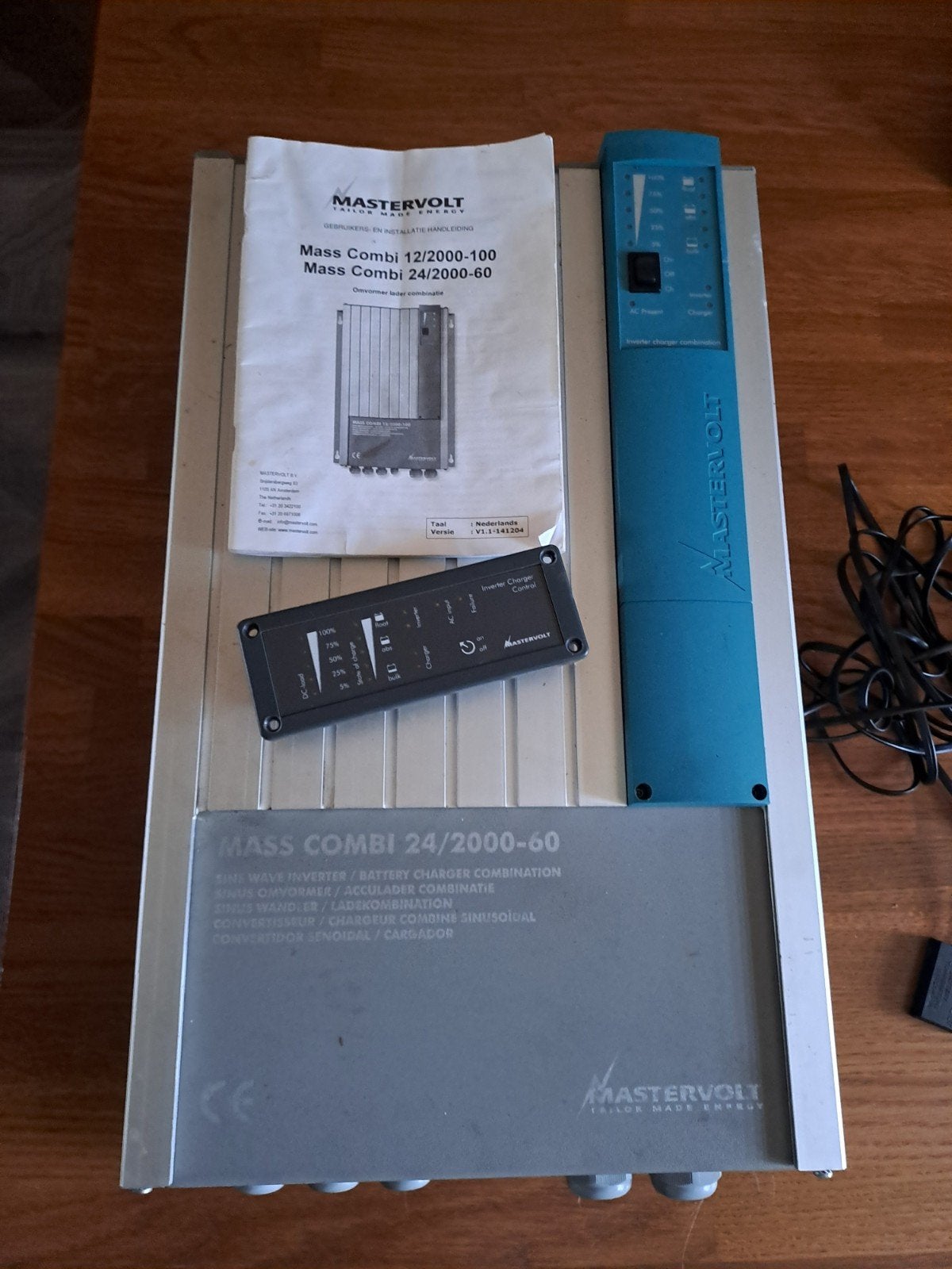 Mastervolt24/2000/60, Ophalen of Verzenden, Zo goed als nieuw, Kabel of Apparatuur