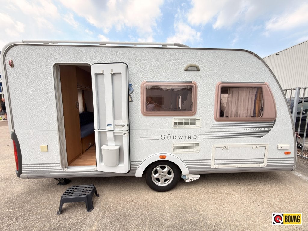 Knaus Sudwind 420 QD Airco en Fietsendrager en mover, Schokbreker, Bedrijf, Treinzit, 750 - 1000 kg