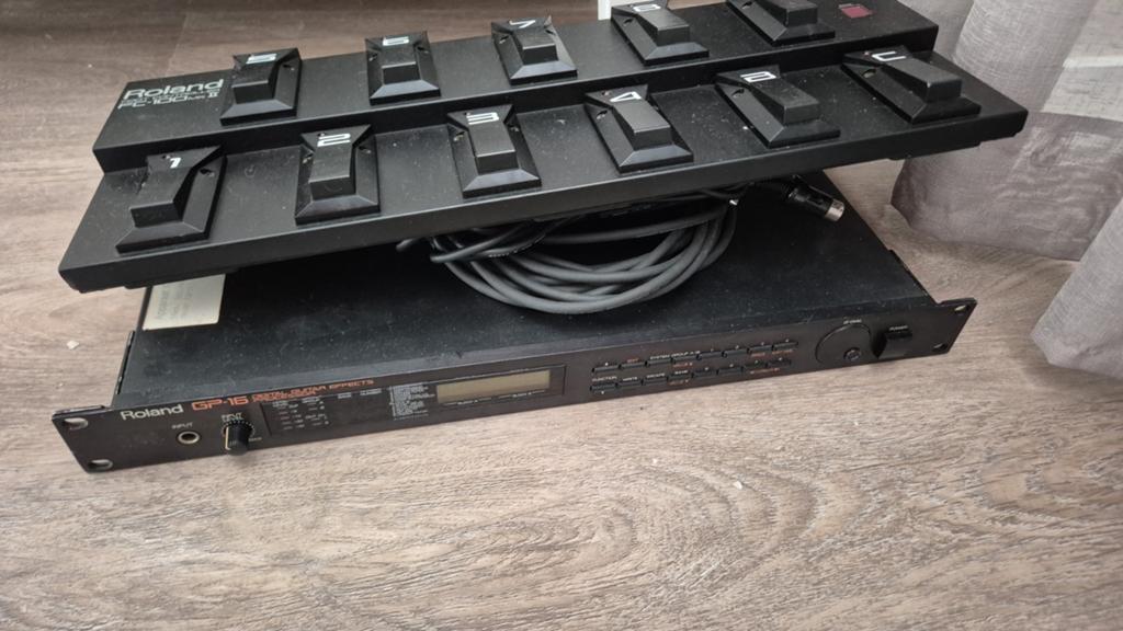 Roland GP-16 Multi-Effect Processor met FC-100 MKII, Ophalen of Verzenden