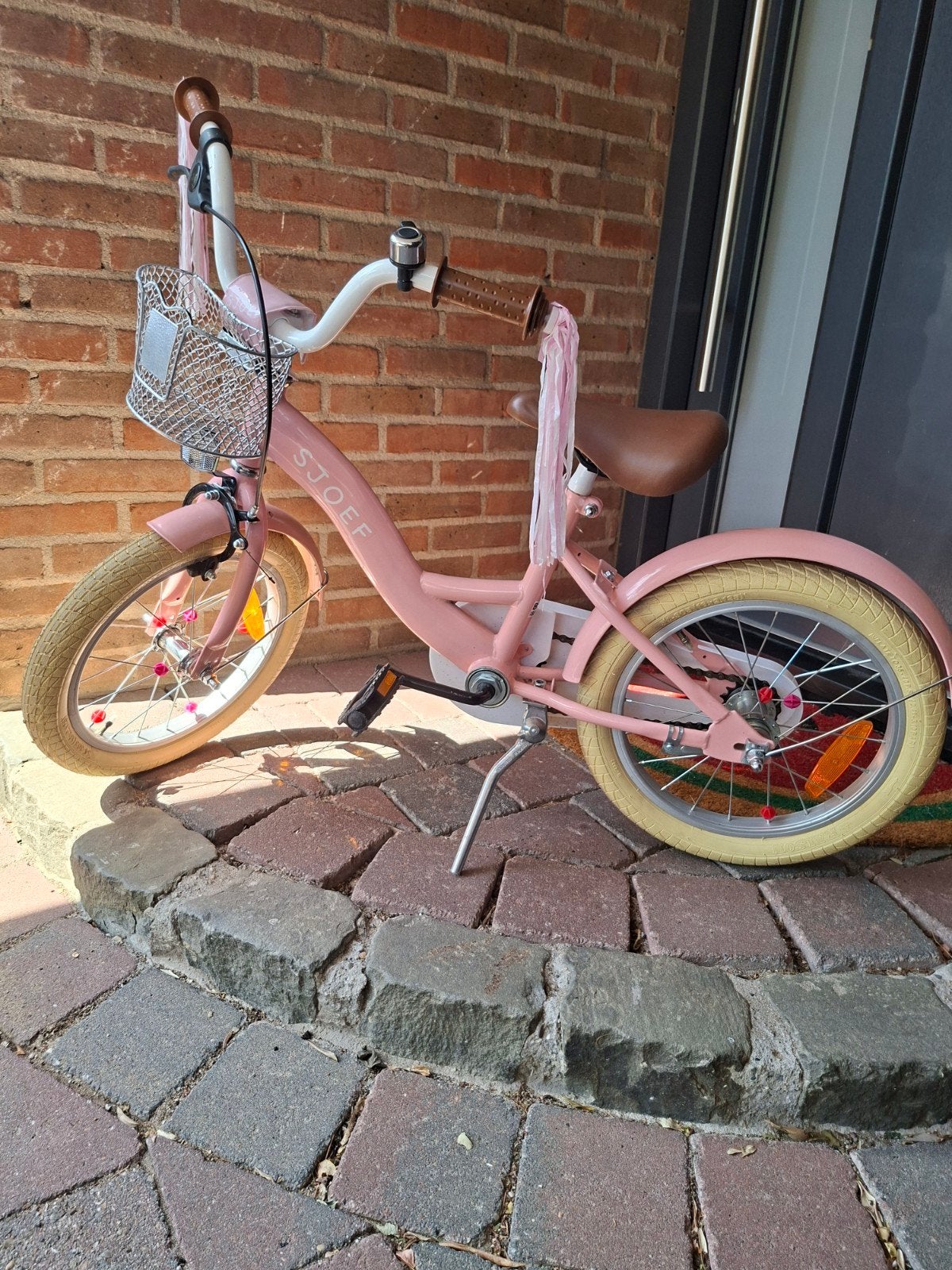 Roze kinderfiets Sjoeff 16 inch met mandje, Ophalen, Zo goed als nieuw, 16 tot 20 inch, Sjoef