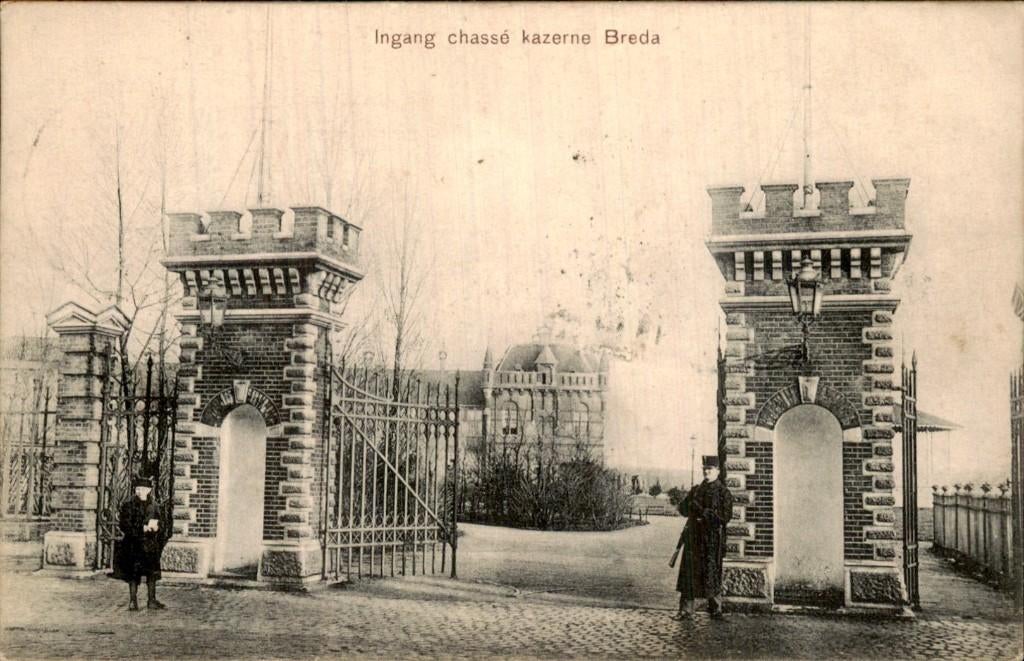 Breda - Chassé kazerne - Ingang, Ophalen of Verzenden, Voor 1920, Gelopen, Noord-Brabant