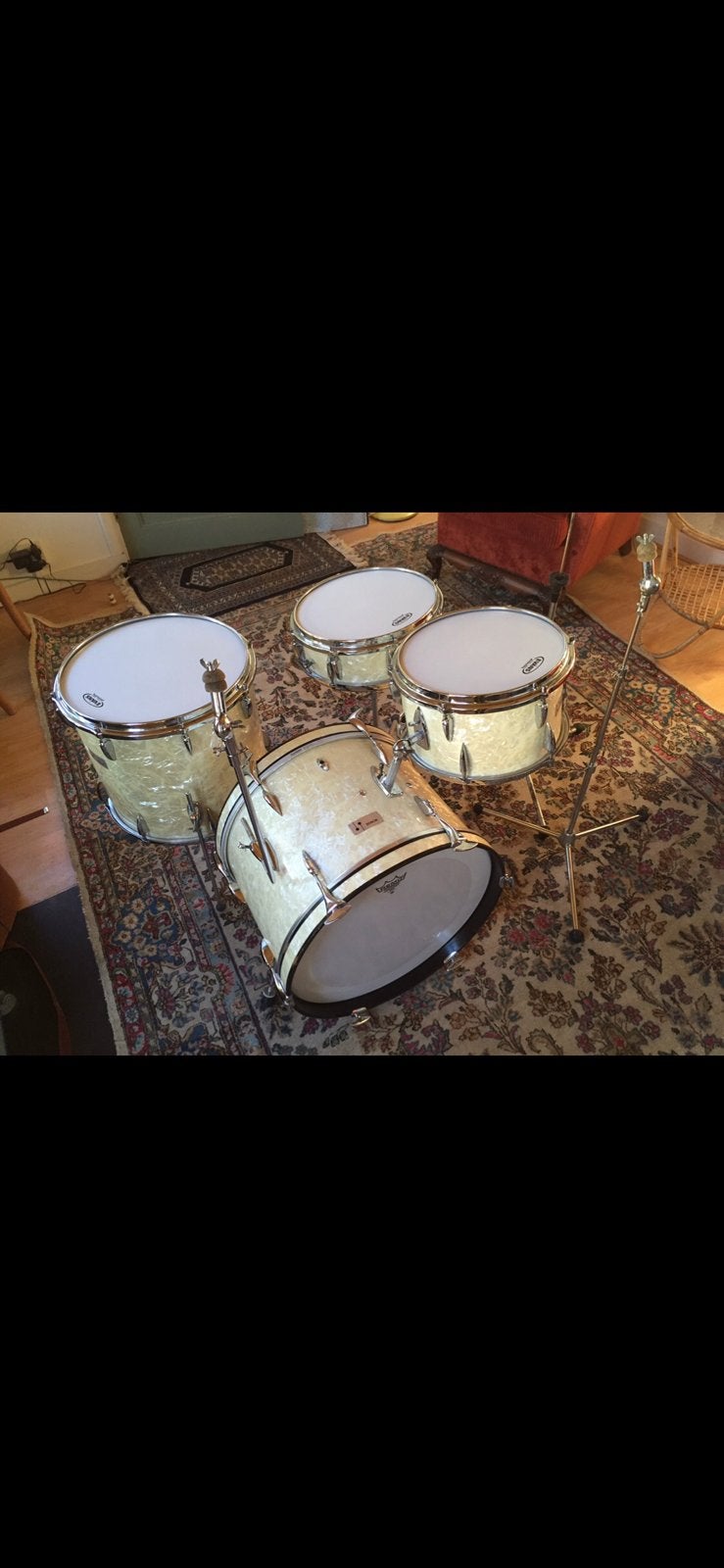 Unieke Sonor Teardrop uit jaren ’60, met 2 Nieuwe Floortoms., Muziek en Instrumenten, Ophalen, Gebruikt, Sonor