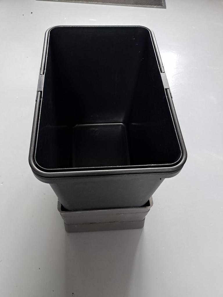 Prullenbak met slede - 40x24x41 cm, 30 tot 40 liter, Ophalen of Verzenden, Gebruikt, Kunststof