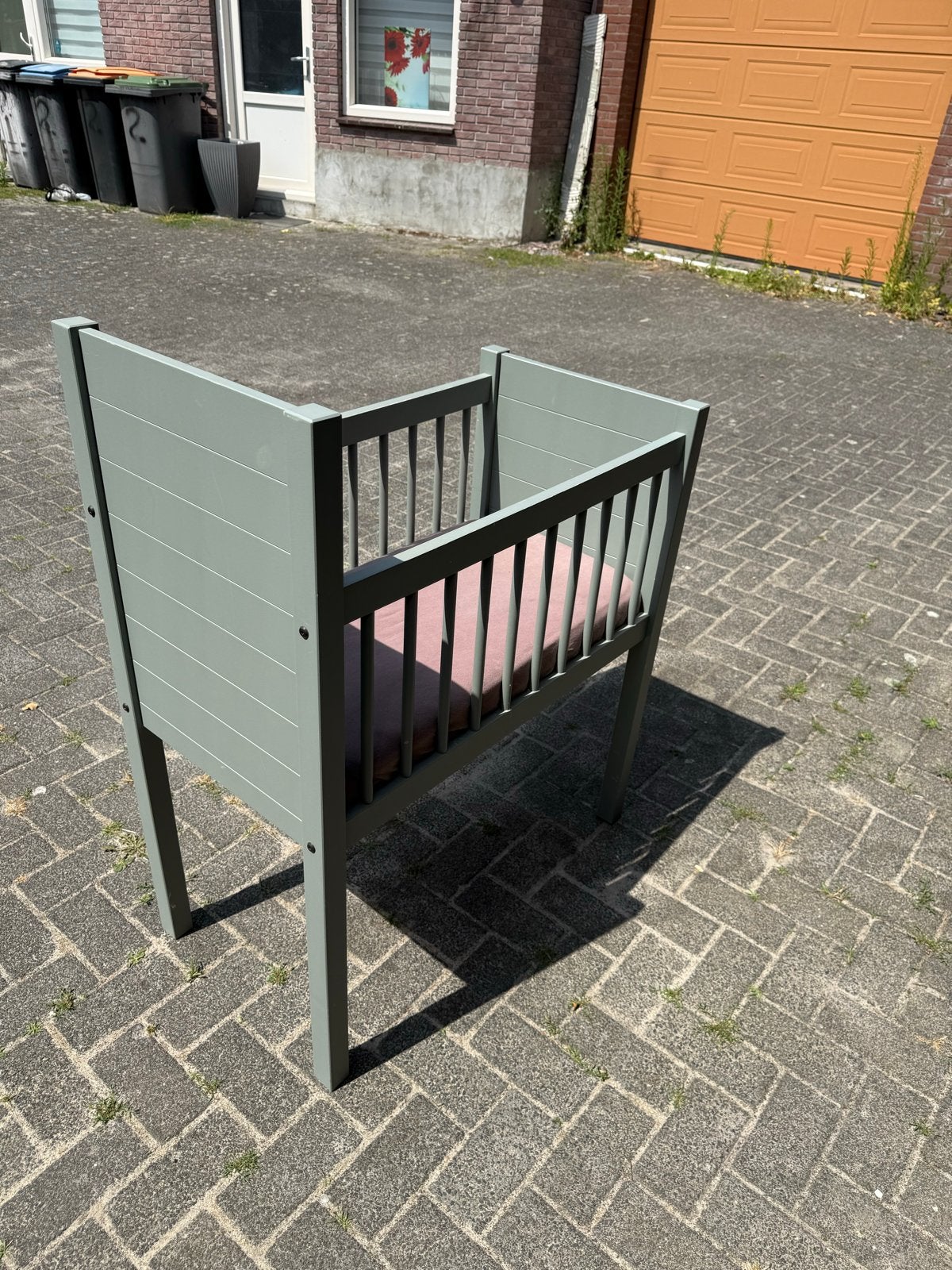 Mooi ledikantje inclusief matras, Kinderen en Baby's, Babywiegjes en Ledikanten, Ophalen, Gebruikt, Ledikant