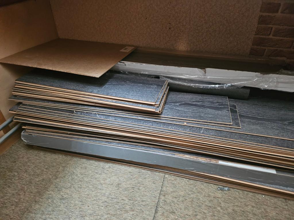 Gratis klik laminaat vloer - antraciet (ca. 12 m²), Ophalen, Gebruikt, 50 tot 150 cm, 10 m² of meer