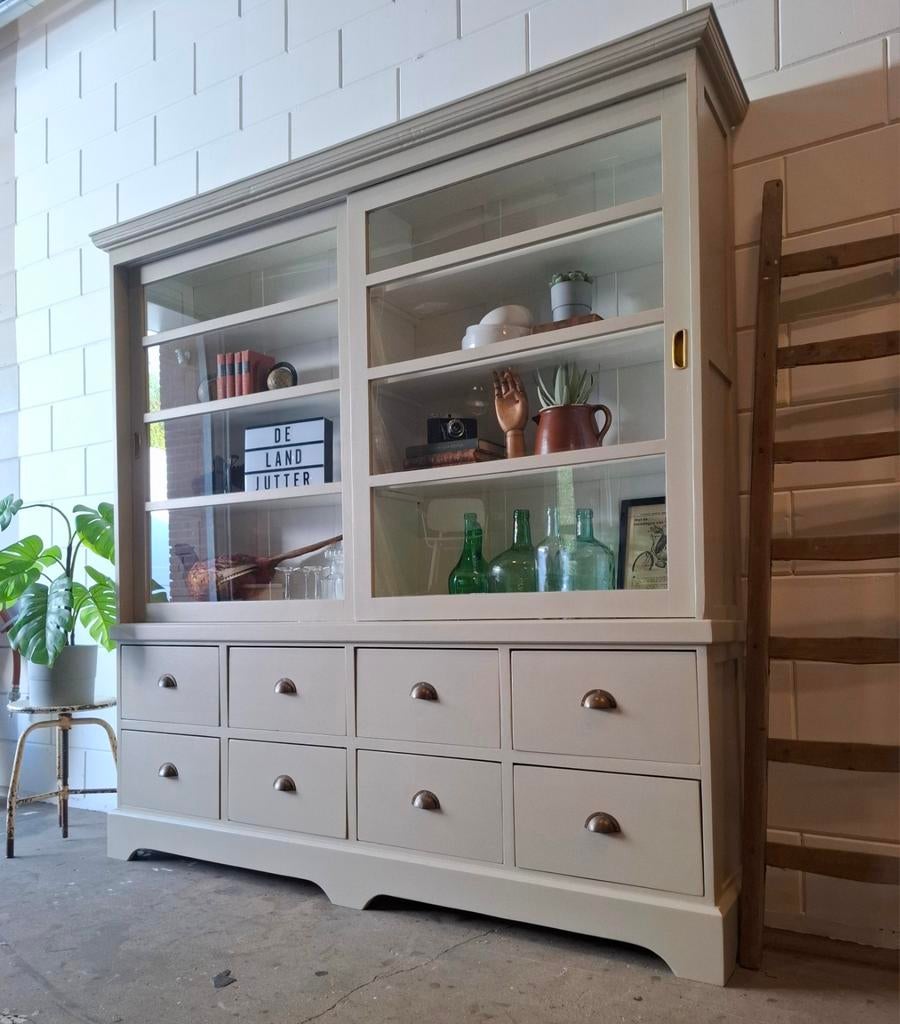Vintage/Landjutter zandkleurige schoolkast, Winkelkast, Met deur(en), 200 cm of meer, 150 tot 200 cm, Ophalen of Verzenden