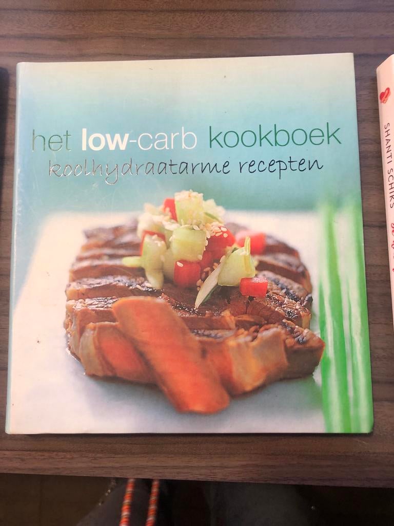 Low-carb kookboek - koolhydraatarme recepten, Boeken, Kookboeken, Voorgerechten en Soepen, Ophalen of Verzenden, Zo goed als nieuw
