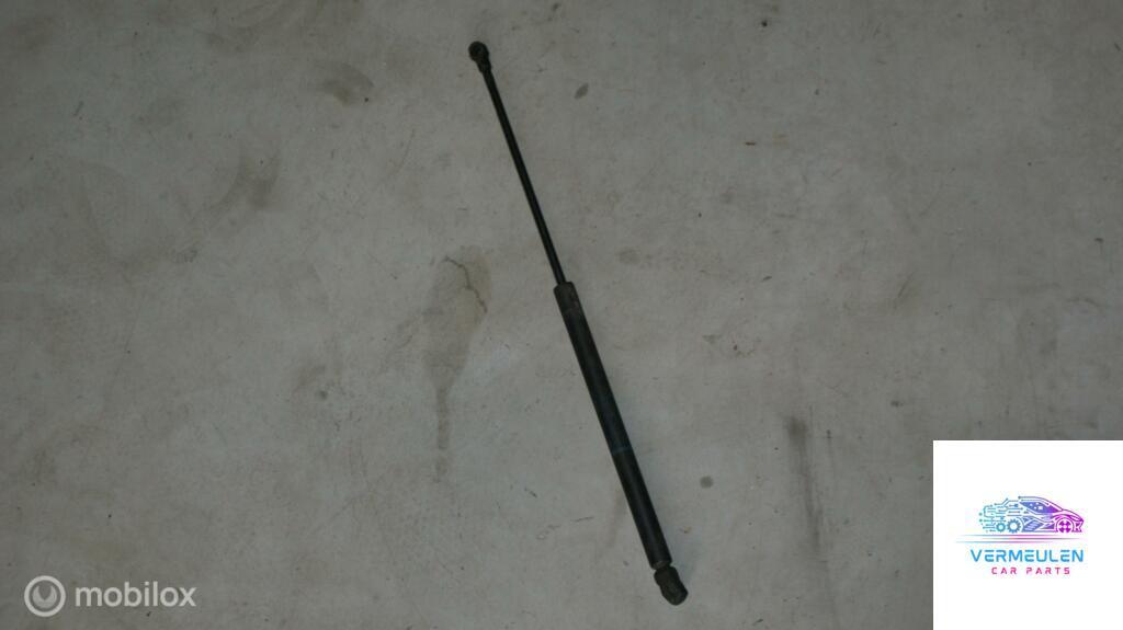 Gasveer motorkap VW Polo 9N 1.2-12V ('01-'05) 6Q0823359A, Gebruikt, Volkswagen, Ophalen of Verzenden, Volkswagen