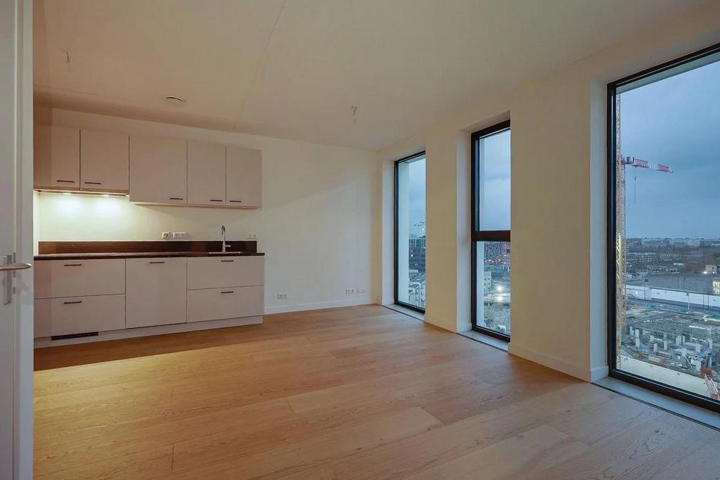 Te huur: Appartement Bijlmerplein 858 M 5 in Amsterdam, Huizen en Kamers, Amsterdam