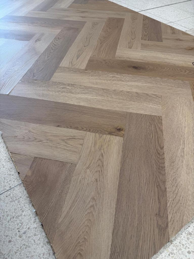 Pvc Visgraat plak wees er snel bij weg=weg, Huis en Inrichting, Stoffering | Vloerbedekking, Ophalen, Zo goed als nieuw, 75 m² of meer