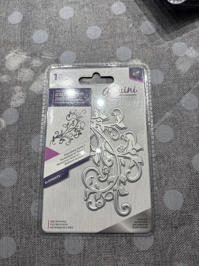 Gemini Foil Stamp Die - Bloeiende Krullen, Hobby en Vrije tijd, Ophalen of Verzenden, Nieuw, Gereedschap of Toebehoren