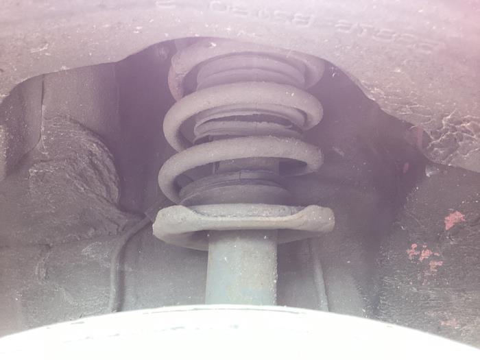 Schokdemper links-voor van een Daihatsu Cuore, Gebruikt, Daihatsu, -, -