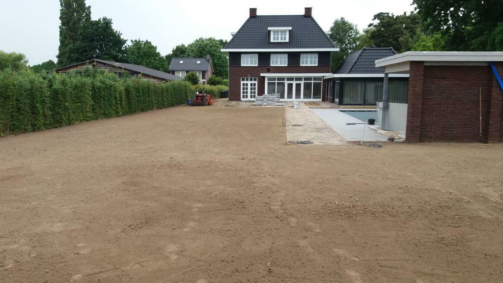 Foto 5 van Inzaaien gras, egaliseren tuin, frezen, gras zaaien
