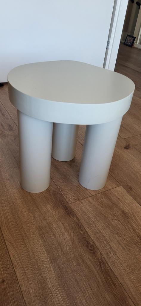 Bijzettafel xenos, Ophalen