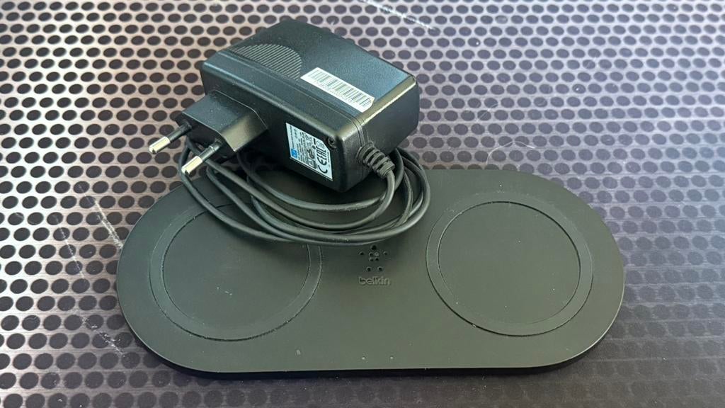 Belkin Wireless Charging Dual Pad 10W, Ophalen of Verzenden, Zo goed als nieuw