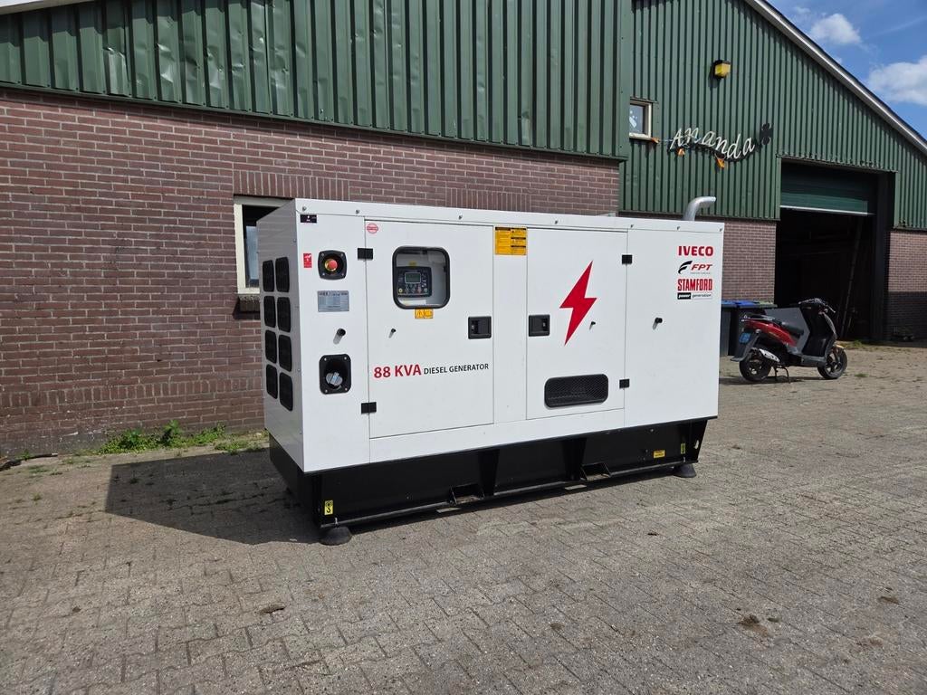 nieuwe 80 kva aggregaat iveco(fpt) + stamford, Doe-het-zelf en Verbouw, Aggregaten, Nieuw, Dieselolie, 30 kVA of meer, Elektrisch startend