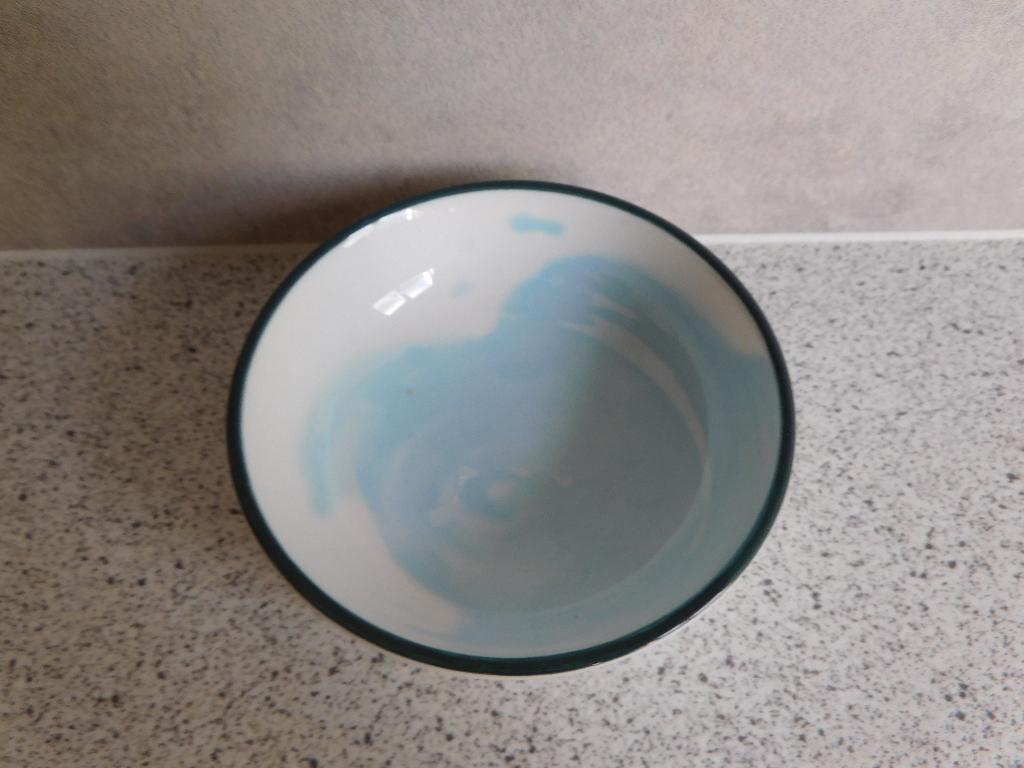Bord 9 cm. Inktvlek Blauw Gusta, Ophalen of Verzenden, Zo goed als nieuw, Bord(en), Overige stijlen