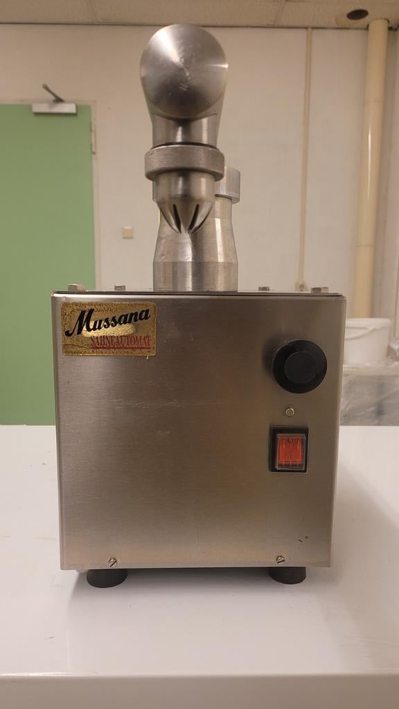 Mussana Professionele Slagroommachine, Ophalen