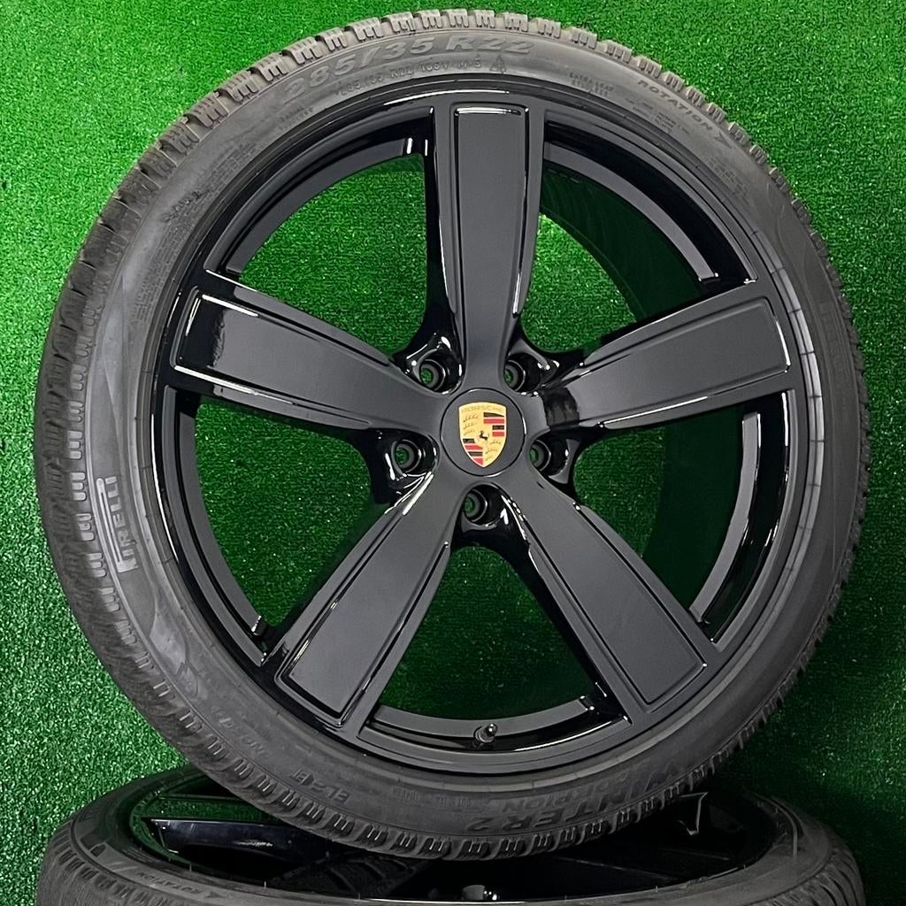 Originele 22 inch Porsche Cayenne E3 velgen met winterbanden, Auto-onderdelen, Gebruikt, 285 mm, Banden en Velgen, Germany