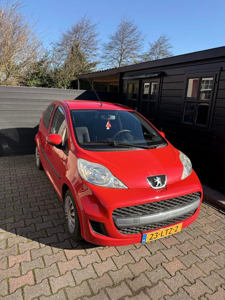 Peugeot 107 1.0  nieuw APK, Voorwielaandrijving, 4 stoelen, 68 pk, Origineel Nederlands