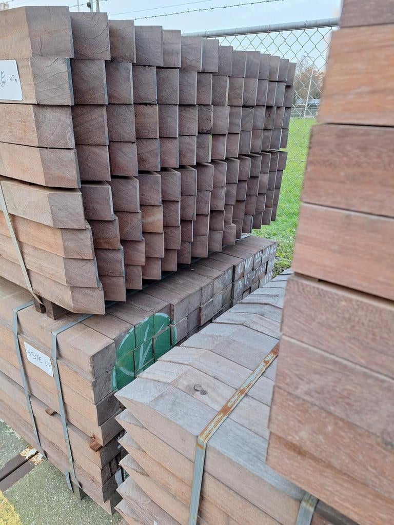 Hardhouten azobe palen 70x70 en 60x60 ruw., Ophalen of Verzenden, Nieuw, 250 cm of meer, Palen