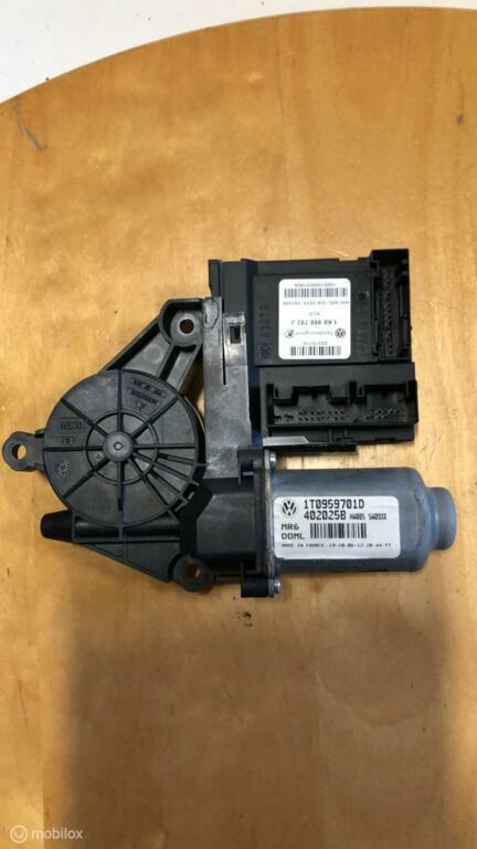 Raammotor links VolkswagenCaddy Bestel III ('03-'10) 402025B, Ophalen of Verzenden, Gebruikt