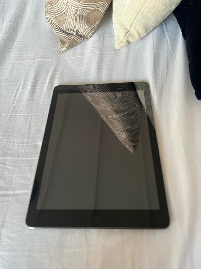 Apple iPad Air (2014) - Gebruikt met gebruikerssporen, Computers en Software, Apple iPads, 9 inch, Gebruikt, Apple iPad Air, Ophalen of Verzenden
