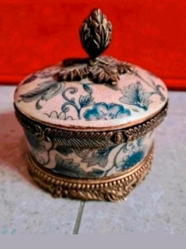 Antiek Rococo potje porselein, messing, Ophalen of Verzenden
