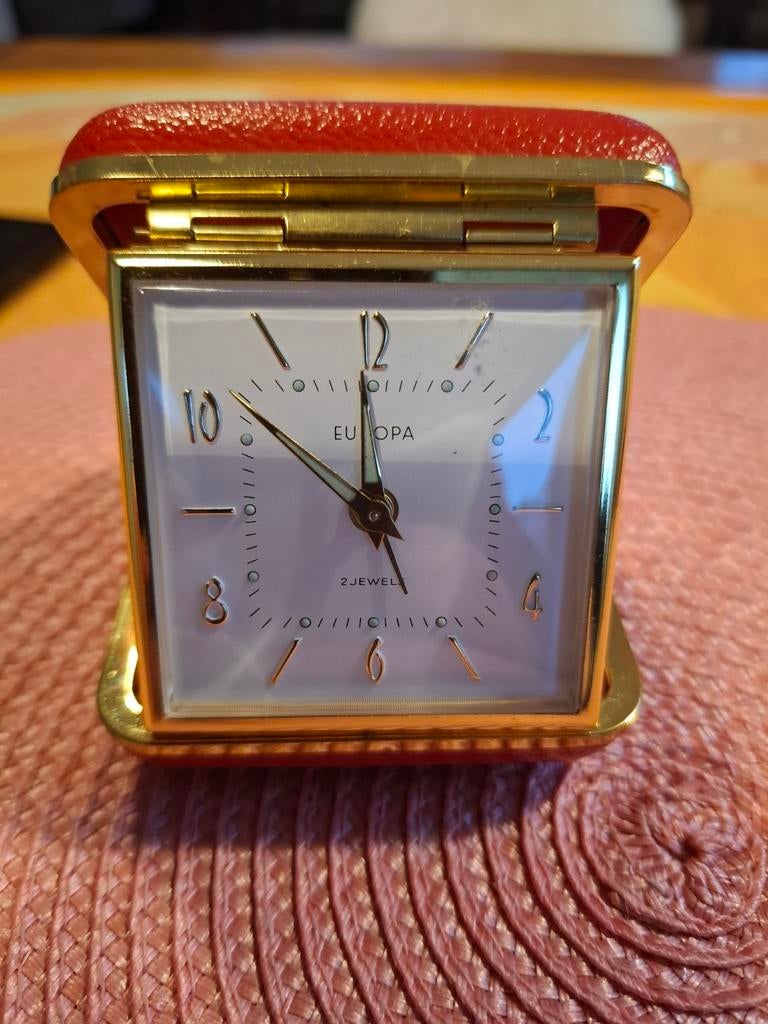 Vintage Europa Reiswekker, Antiek en Kunst, Antiek | Klokken, Ophalen of Verzenden