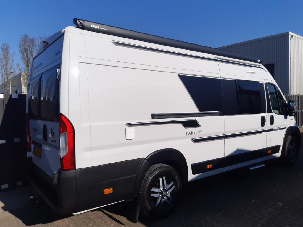 Adria Twin 640 SPX Buscamper in Nieuwstaat, Automaat, Chemisch toilet, Ringverwarming, Tot en met 2