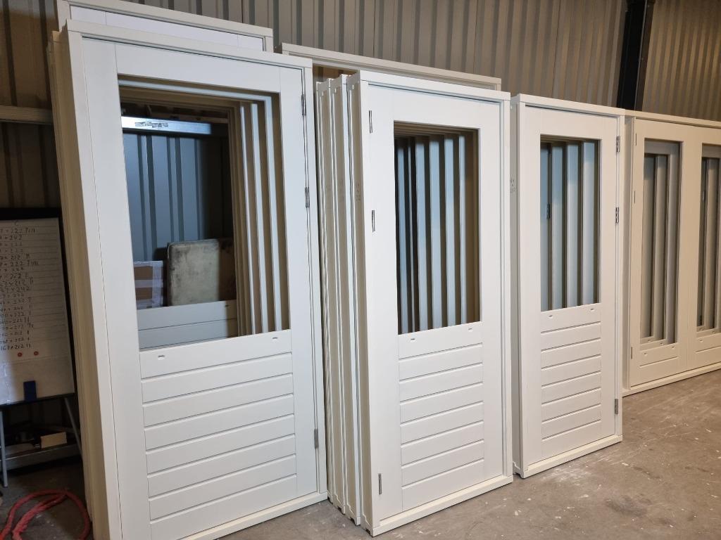 Meranti achter of balkon schuurdeur deur met kozijn HARDHOUT, Doe-het-zelf en Verbouw, Deuren en Horren, Ophalen of Verzenden