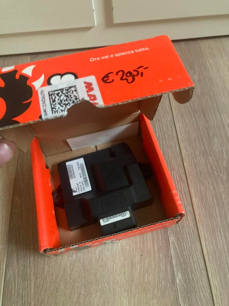 Ecu e5 zip/vespa (50cc) brom orgineel, Ophalen of Verzenden, Zo goed als nieuw, Benzine, Zip