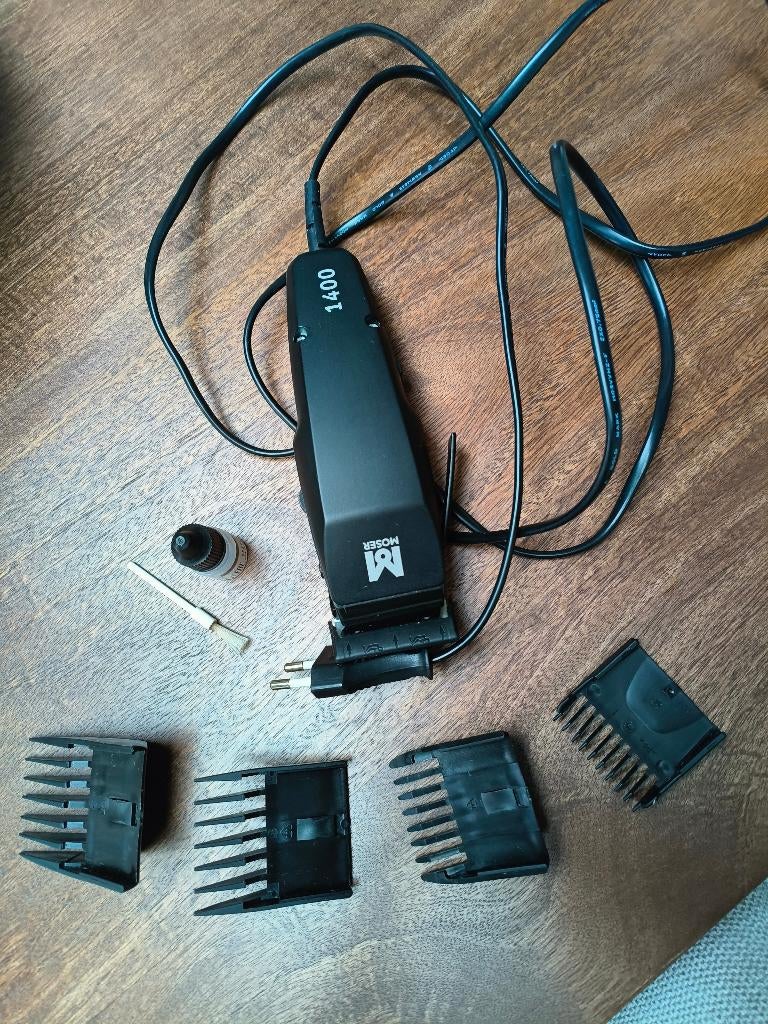 Tondeuse Moser 1400 inclusief accessoires, Ophalen, Zo goed als nieuw