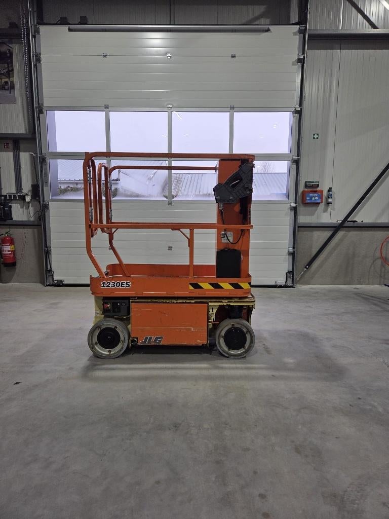 JLG 1230ES Hoogwerker Masthoogwerker (2013) nieuwe accu's, Zakelijke goederen, Machines en Bouw | Liften, Steigers en Ladders