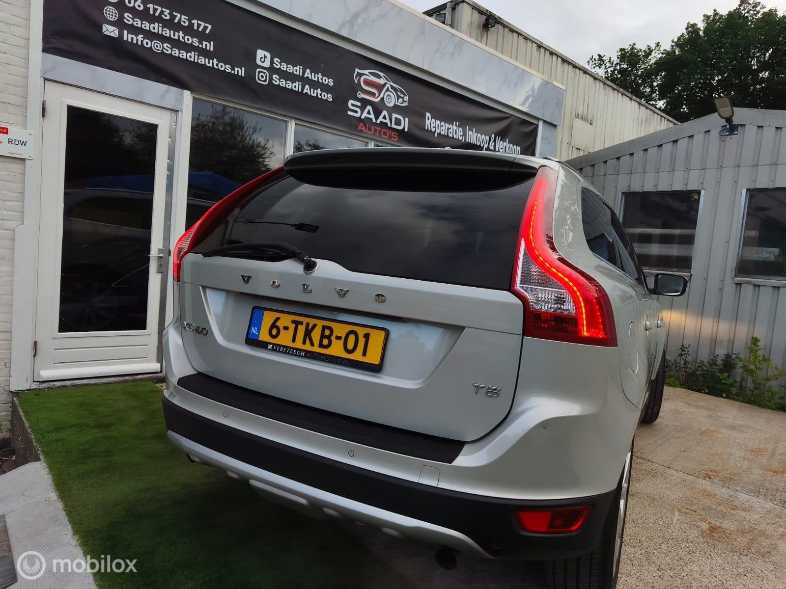Volvo XC60 2.0 T5 Summum, Euro 5, Gebruikt, 4 cilinders, Leder